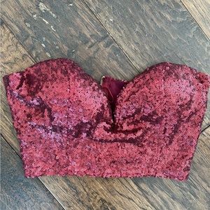 Sequin crop top. Red. Zipper back.